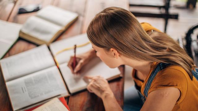 Gambar Artikel Mahasiswa Indonesia Dalam Kehidupan Kampus Yang Penuh Dinamika