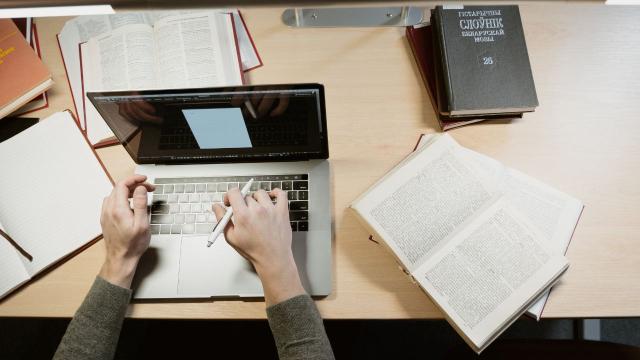 Mahasiswa Indonesia: Dinamika Kehidupan Kos, Kampus, Dan Kota