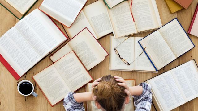 Mahasiswa Indonesia: Tantangan Dan Peluang Di Dunia Kampus