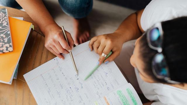 Gambar Artikel Potret Mahasiswa Indonesia: Belajar, Bertumbuh, Dan Beradaptasi Di Dunia Kampus