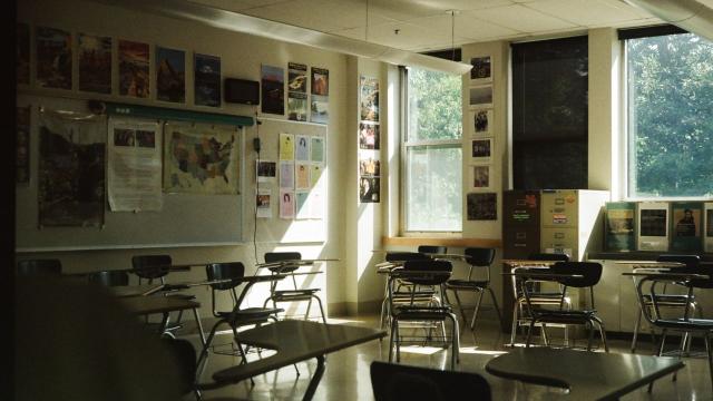 Gambar Artikel Kuliah Kerja Nyata KKN: Pengalaman Pengabdian Mahasiswa Di Tengah Masyarakat