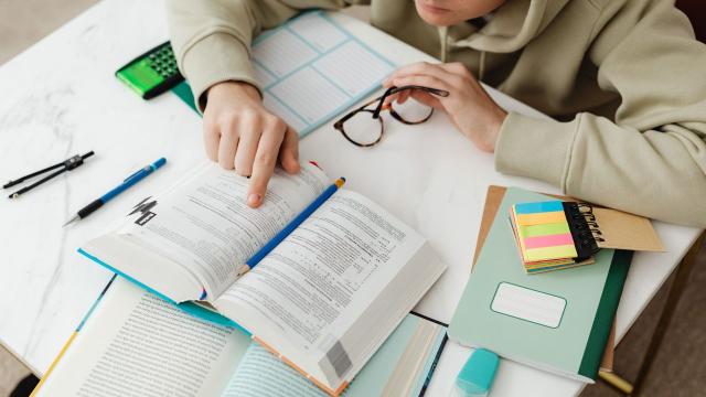 Gambar Artikel Pembelajaran Di Luar Kelas: Pengalaman Akademik Mahasiswa Indonesia