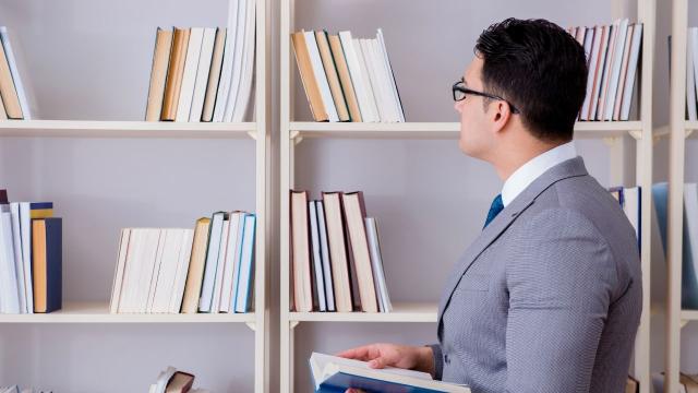 Gambar Artikel Kehidupan Mahasiswa Semester Akhir Di Indonesia: Antara Skripsi, Tekanan, Dan Harapan