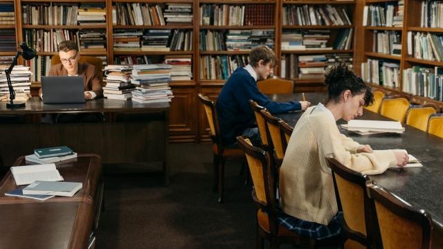 Gambar Artikel Kehidupan Mahasiswa Di Kota Besar: Dinamika, Tantangan, Dan Peluang