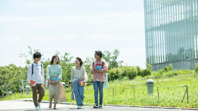 Gambar Artikel Mahasiswa Dan Tantangan Menjaga Keseimbangan Hidup Antara Akademik Dan Pribadi