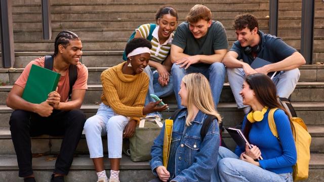 Gambar Artikel Kehidupan Mahasiswa Indonesia: Proses Pembentukan Karakter Di Lingkungan Kampus