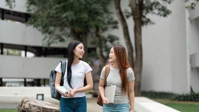 Gambar Artikel Potret Kehidupan Mahasiswa Indonesia Di Tengah Tekanan Ekonomi Dan Sosial