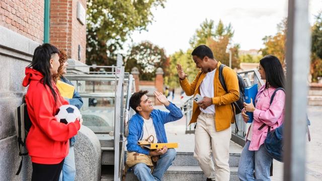 Gambar Artikel Kehidupan Mahasiswa Indonesia Dalam Menghadapi Transisi Dari Sekolah Ke Dunia Kampus