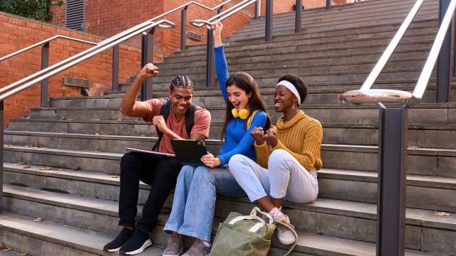 Gambar Artikel Dinamika Kehidupan Mahasiswa Indonesia Dalam Menjaga Keseimbangan Akademik Dan Sosial