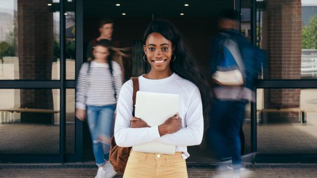 Kehidupan Mahasiswa Indonesia Dalam Mempersiapkan Diri Menghadapi Dunia Kerja