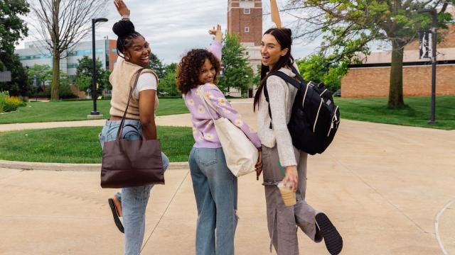 Kehidupan Mahasiswa Indonesia Dalam Menumbuhkan Kemandirian Berpikir Dan Sikap Kritis