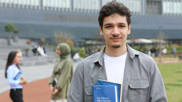 Kehidupan Mahasiswa Indonesia Dalam Menjaga Nilai Etika Dan Moral Di Lingkungan Kampus