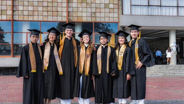 Menjaga Keseimbangan Akademik Dan Nonakademik Bagi Mahasiswa Indonesia