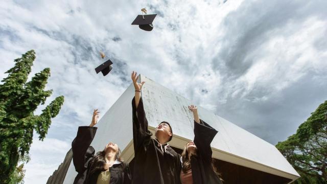 Mahasiswa Dan Etika Digital: Menggunakan Teknologi Secara Bijak