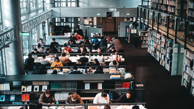 Gambar Artikel Mahasiswa Indonesia Dan Etika Akademik: Membangun Integritas Di Lingkungan Perguruan Tinggi