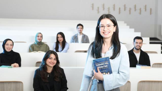 Gambar Artikel Mahasiswa Indonesia Dan Media Sosial: Antara Sarana Ekspresi Dan Tantangan Akademik