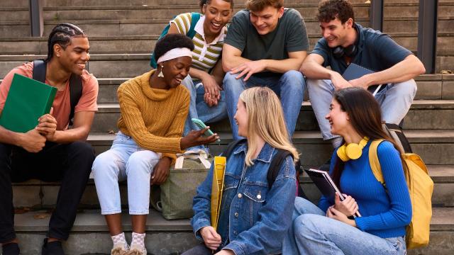 Gambar Artikel Dinamika Kehidupan Mahasiswa Di Indonesia: Organisasi, Pergaulan, Dan Peran Kampus