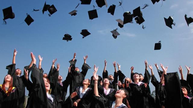 Gambar Artikel Dinamika Kehidupan Mahasiswa Di Indonesia: Organisasi, Pergaulan, Kesehatan, Dan Ragam Prodi