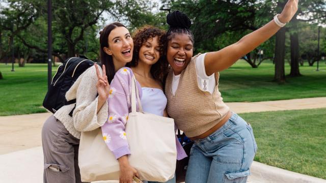 Kesehatan Mahasiswa Indonesia Dalam Menghadapi Tekanan Akademik Dan Sosial