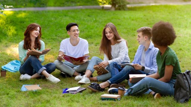 Gambar Artikel Ragam Program Studi Dan Kontribusinya Terhadap Pembangunan Sumber Daya Mahasiswa