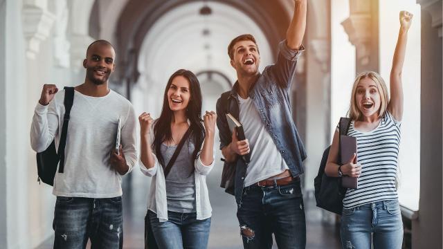 Gambar Artikel Kehidupan Mahasiswa Indonesia Dalam Menjalani Proses Pembelajaran Dan Sosialisasi