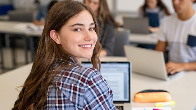 Gambar Artikel Mahasiswa Indonesia Dalam Proses Adaptasi Akademik Dan Lingkungan Kampus