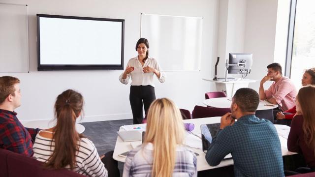 Gambar Artikel Mahasiswa Indonesia Dalam Dinamika Akademik, Organisasi, Dan Peran Dosen