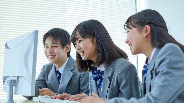 Mahasiswa Indonesia Dalam Penguatan Akademik Dan Relasi Sosial