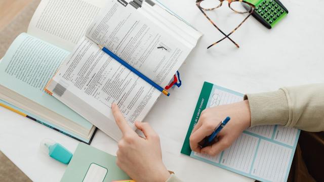 Mahasiswa Indonesia Dalam Proses Adaptasi Budaya Dan Keberagaman