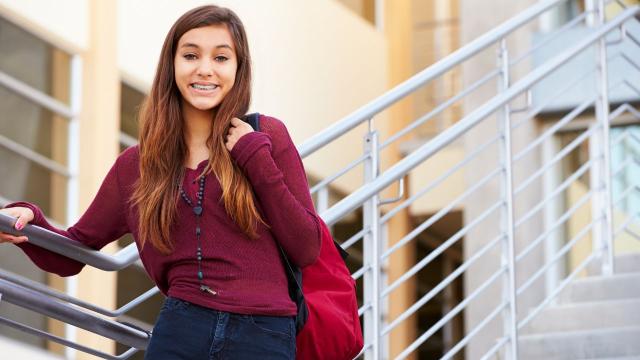 Gambar Artikel Mahasiswa Dan Dinamika Pergaulan: Antara Persahabatan Dan Tantangan Sosial”