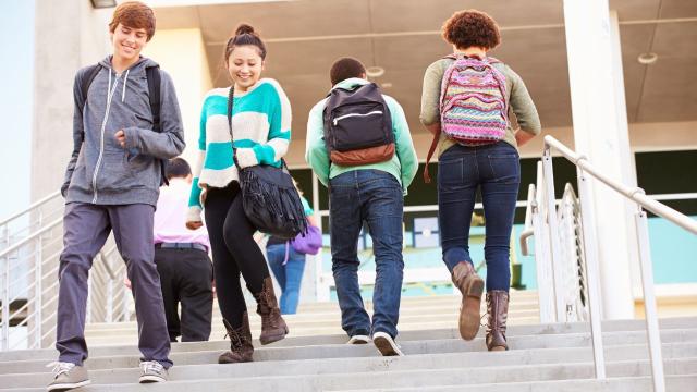 Mahasiswa Dan Peran Organisasi: Mengasah Kepemimpinan Dan Keterampilan Sosial”