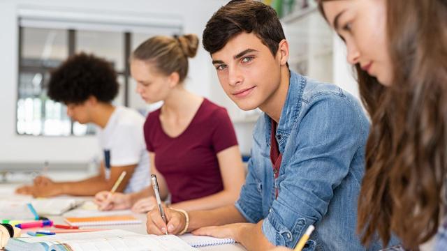 Gambar Artikel Mahasiswa Dan Mobilitas Sosial: Kuliah Sebagai Tangga Perubahan Hidup