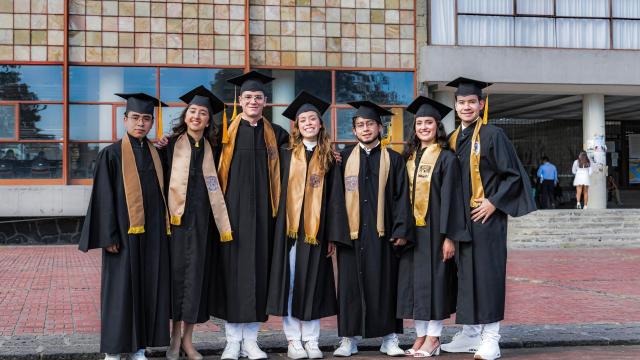 Gambar Artikel Bahasa Mahasiswa: Cara Berbicara Yang Berubah Di Ruang Akademik Dan Sosial