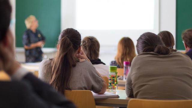 Gambar Artikel Makan Ala Mahasiswa: Antara Burjo, Warteg, Dan Upaya Bertahan Hidup Sehat