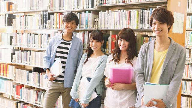 Gambar Artikel Mencari Makna Di Bangku Kuliah: Kehidupan Spiritual Mahasiswa Di Tengah Kesibukan Akademik