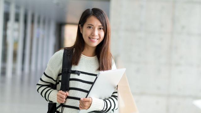 Gambar Artikel Mahasiswa Perantau Dan Seni Bertahan Hidup: Antara Rindu Rumah Dan Tumbuh Dewasa