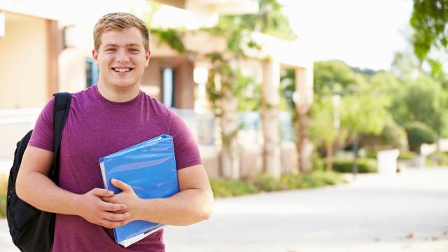 Mahasiswa Dan Pentingnya Literasi Keuangan Sejak Masa Kuliah