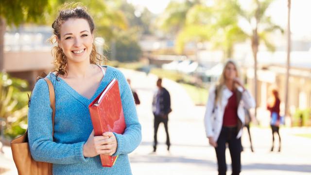 Mahasiswa Dan Pentingnya Literasi Keuangan Dalam Mengelola Kehidupan Kampus