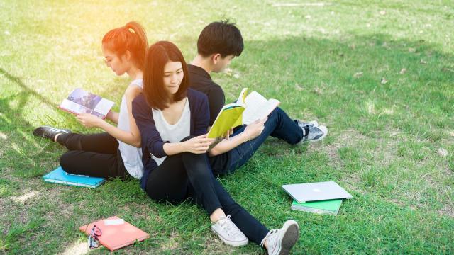 Mahasiswa Dan Peran Jejaring Sosial Akademik Dalam Pengembangan Diri