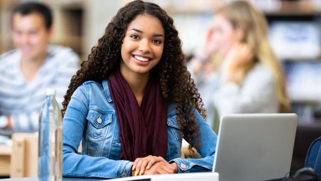 Gambar Artikel Aktivitas Ekstrakurikuler Dan Peranannya Dalam Pengembangan Diri Mahasiswa