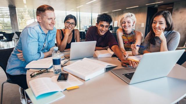 Peran Mahasiswa Dalam Mendukung Program Kewirausahaan Di Kampus