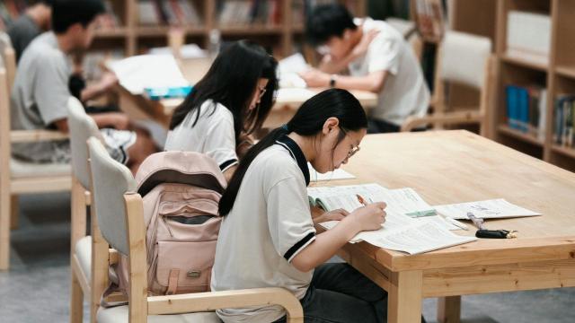 Gambar Artikel Mahasiswa Dan Pentingnya Manajemen Stres Dalam Kehidupan Akademik