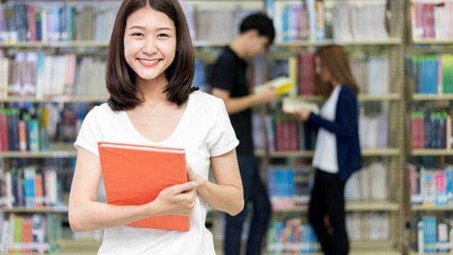 Gambar Artikel Mahasiswa Dan Tantangan Biaya Pendidikan