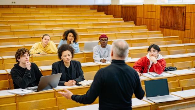 Gambar Artikel Mahasiswa Dan Kesehatan Mental Di Perguruan Tinggi
