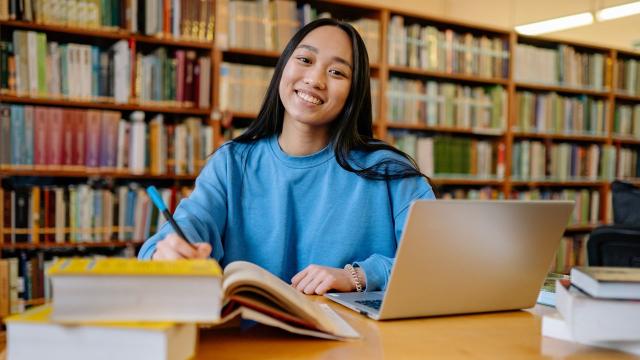 Mahasiswa Dan Peran Teknologi Dalam Proses Pembelajaran