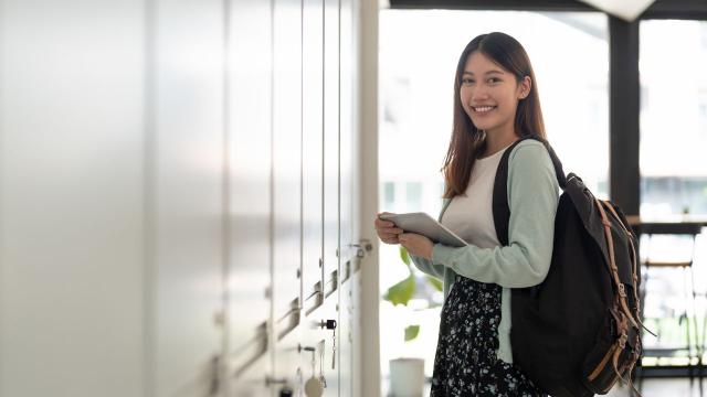 Mahasiswa Dan Tantangan Menjalin Hubungan Sosial Di Era Digital