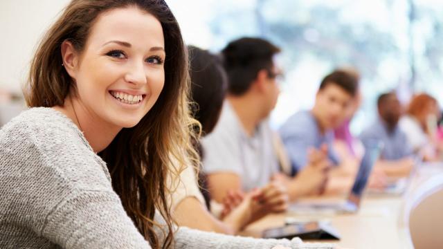 Mahasiswa Dan Pentingnya Literasi Digital Di Era Pendidikan Modern