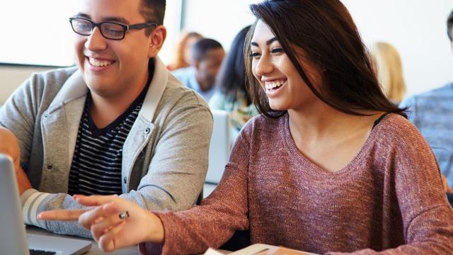 Gambar Artikel Mahasiswa Dan Pengalaman Magang Sebagai Jembatan Menuju Dunia Kerja