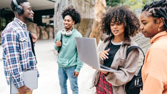 Mahasiswa Dan Peran Komunitas Kampus Dalam Pengembangan Minat Dan Bakat