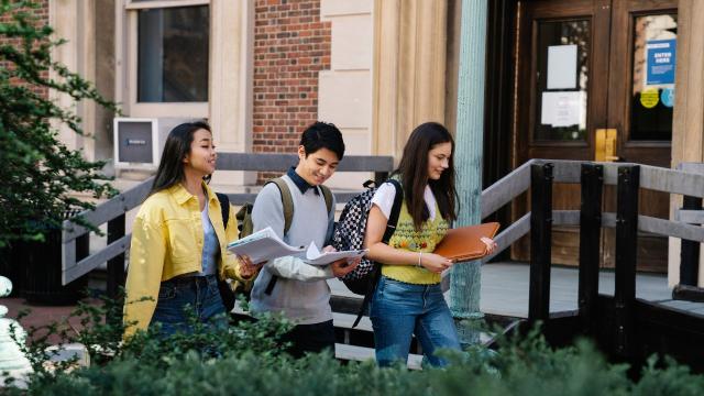 Gambar Artikel Peran Dosen Dalam Membentuk Karakter Mahasiswa